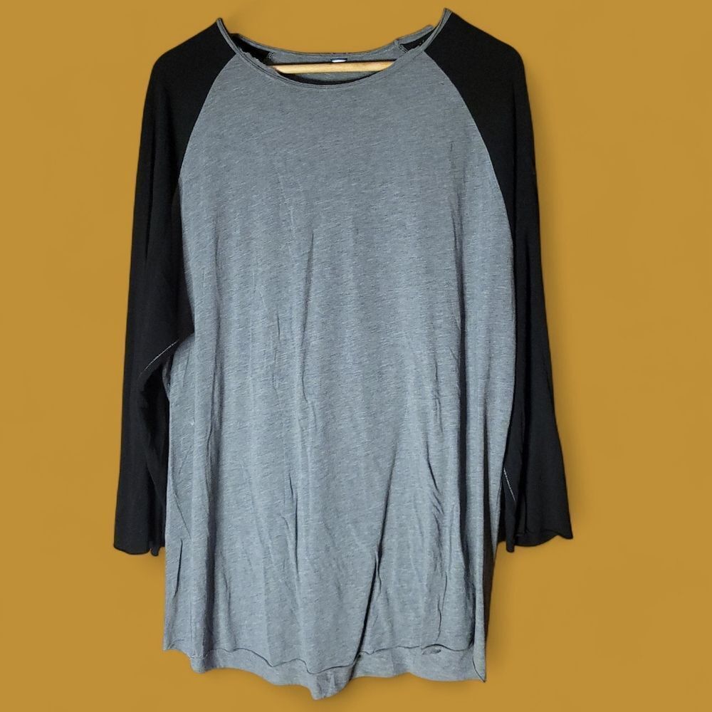 Kit And Ace Gray and Black Raglan Sleeve Top